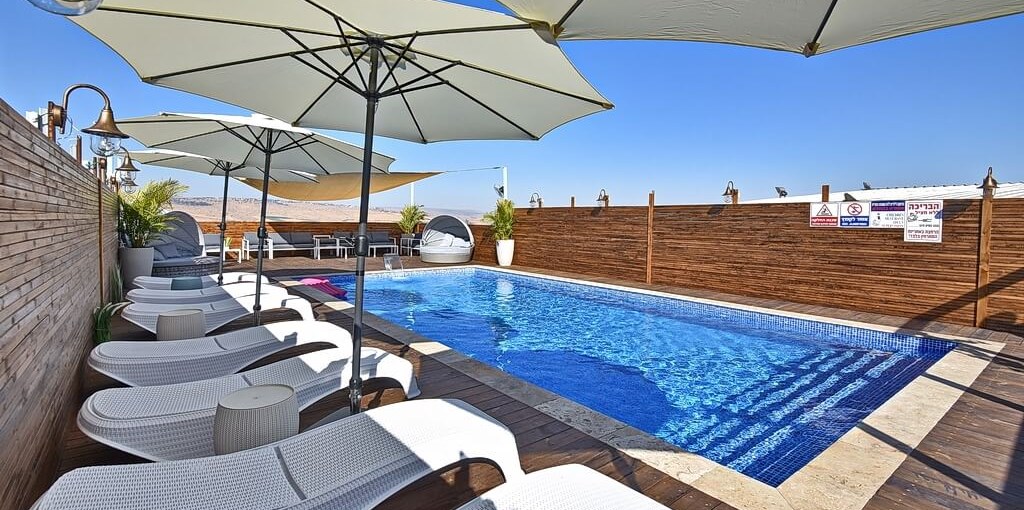 נחלים בקתות בטבע בריכה חדשות (3).jpg