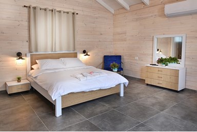 נחלים בקתות בטבע - דן 