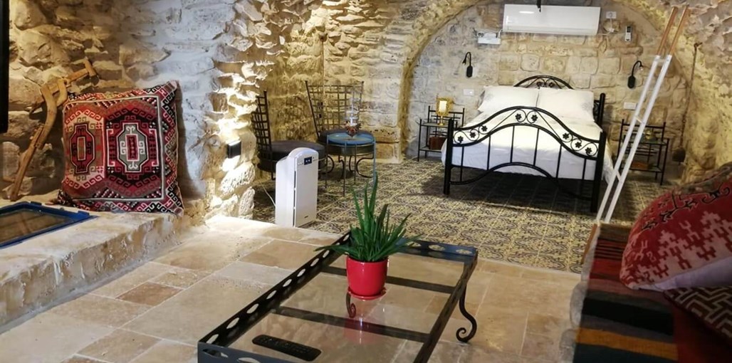 בבית של סבתא וסבא סבתא וסבא (4).jpg