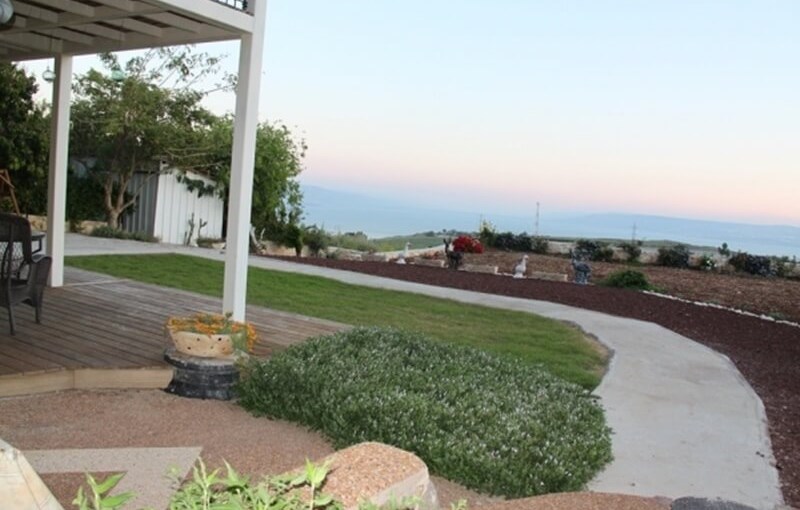 מורדות הירדן מורדות הירדן - החצר והנוף (5).jpg