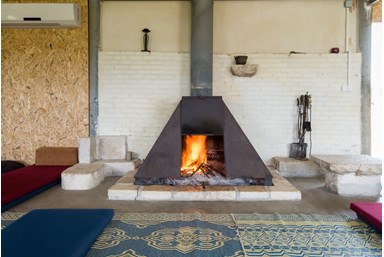 אצל שמשון בחצר