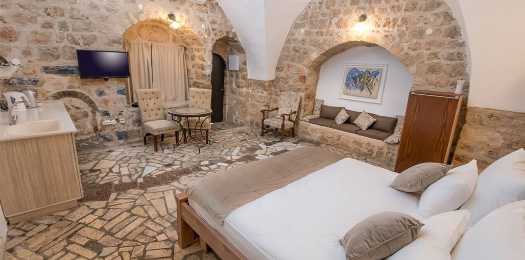 מלון בוטיק רוזנטליס חדר אודם (2).jpg