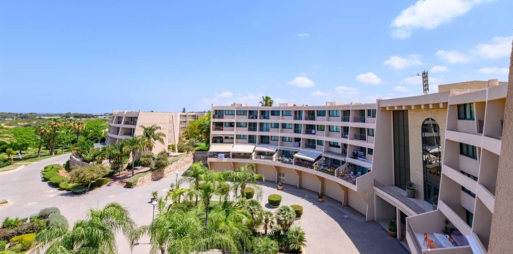 רויאל סוויט קיסריה חצר (2).jpg