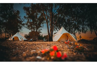 Glow Glamping - גלואו גלמפינג - מתחם החוץ