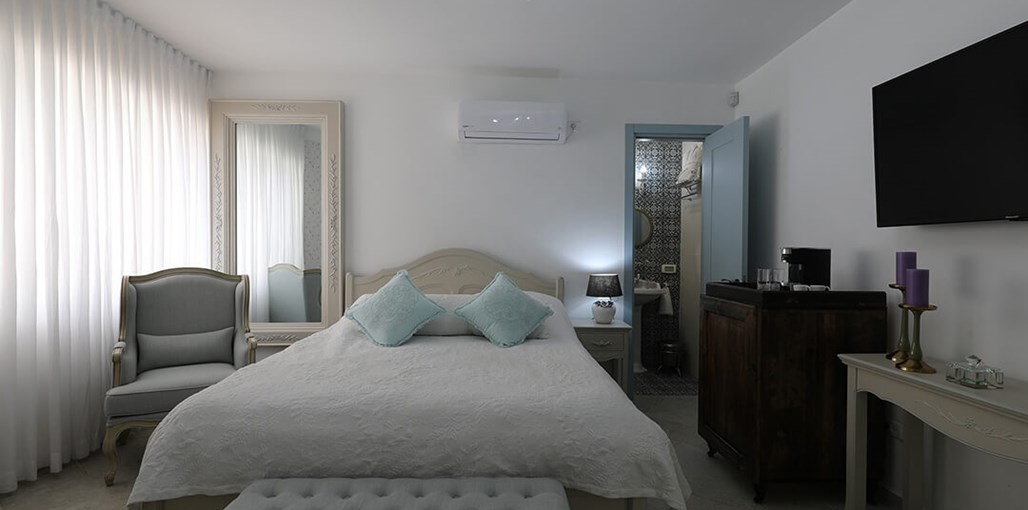 צל האילן שנהב (1).JPG