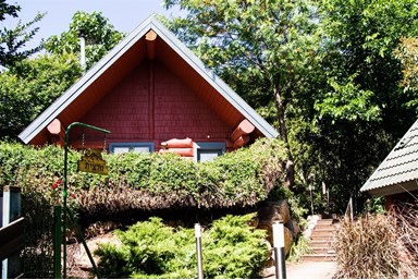 אלומה בכפר - בקתות הגלריה