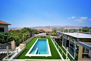 אל ויסו ורדה - EL VISO VERDE - הבריכה והחצר