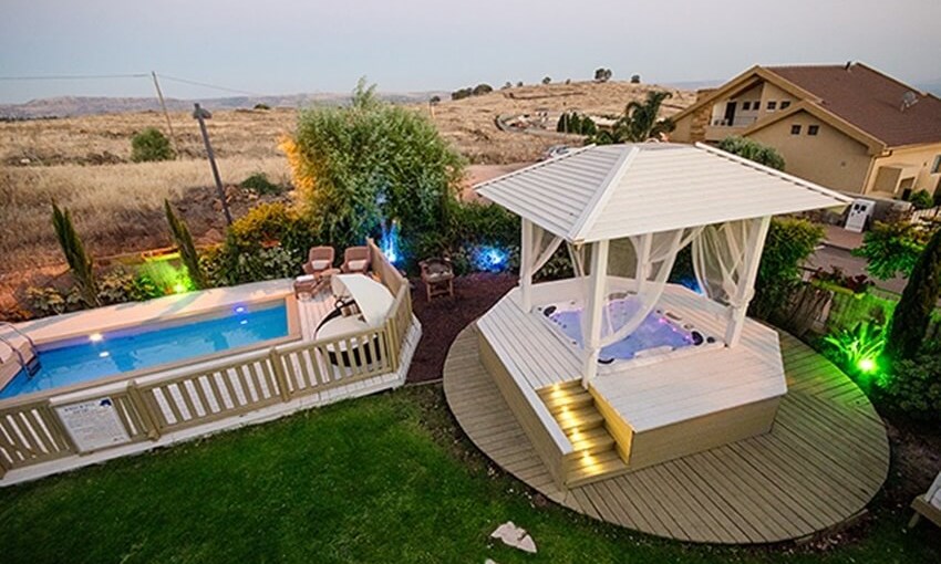 סוויטות אספרנסה חצר ובריכה (34).jpg