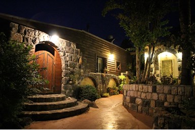 וודסטון - WoodStone - לזוגות בלבד - החצר