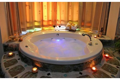 וודסטון - WoodStone - לזוגות בלבד - הבקתות