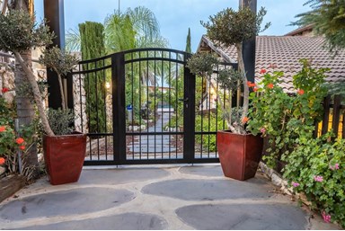 פנינת הברון מטולה - בריכה מחוממת ומקורה