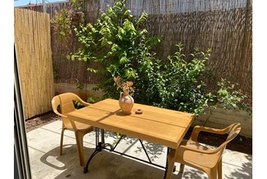 אחוזת אל חיר - הבריכה והחצר