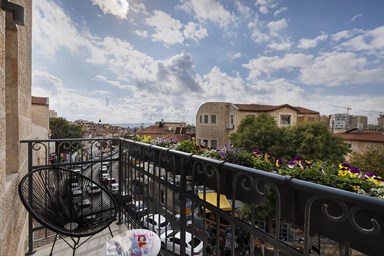 מלון בוטיק דמסון - חדר דלקס+מרפסת