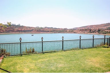 סוויטת נילה - בריכת רם  - חצר פרטית מול האגם