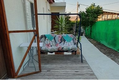 אורן מול הרים