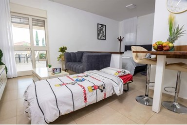 סוויטות לוגאסי - הסוויטות