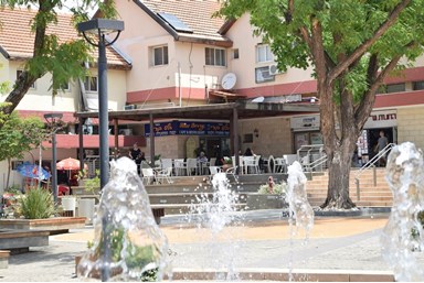 חדרי אירוח בלו ברי - המסעדה והסביבה