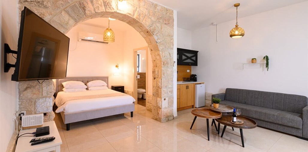 אושר בגולן סוויטת האבן (19).jpg