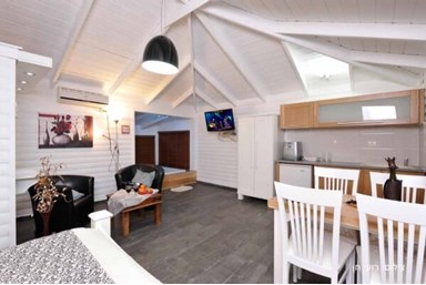 הילת האור בוטיק - בקתת נרקיס