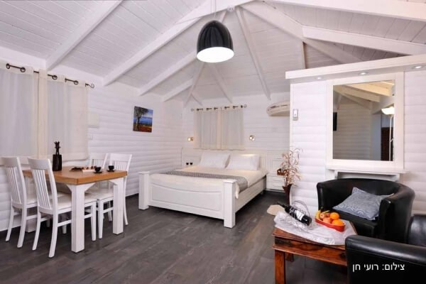 הילת האור בוטיק בקתת נרקיס (8).jpg