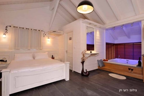 הילת האור בוטיק בקתות סביון ושושן (6).jpg