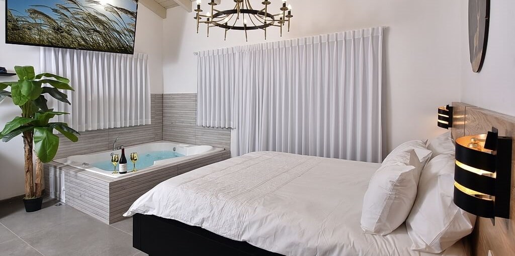 הילת האור בוטיק סוויטת אלון (1).jpg