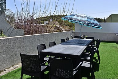 וילה דרור בחופש - החצר והבריכה