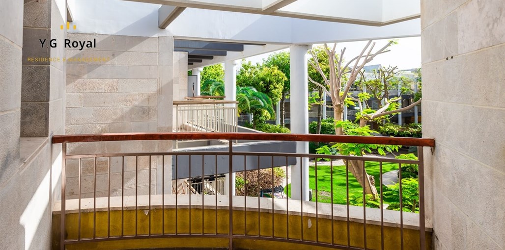 ירדן ברויאל פארק המרפסת (3).jpg