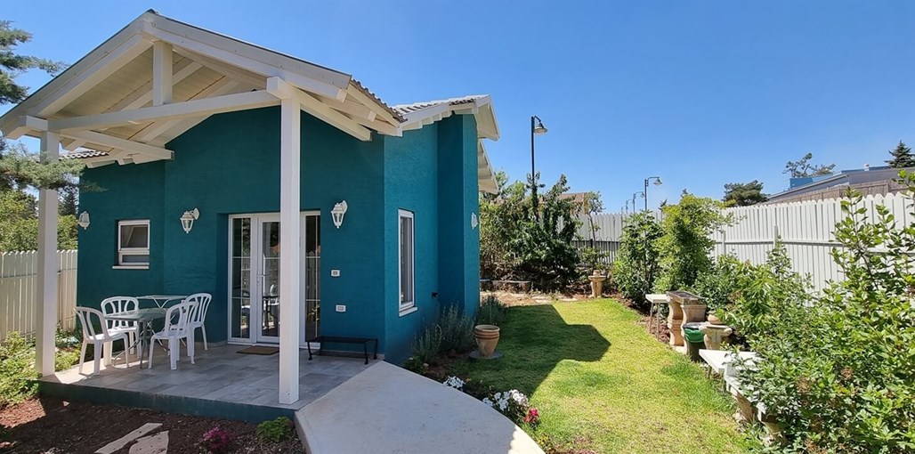 החן בירוק החצר (8).jpg