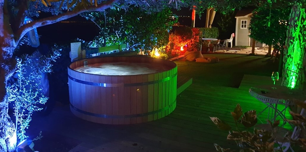 סוויטות ספא סטודיו ג'קוזי.jpg