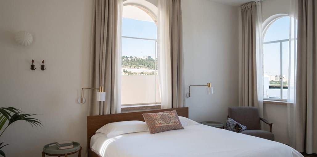 ח'אן עין כרם מלון בוטיק גג (1).jpg