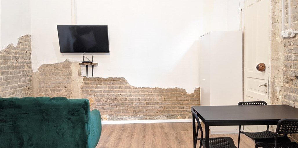 דירות נופש במרכז העיר הומי - Homy האינטימית - אלנבי 26 (5).jpg