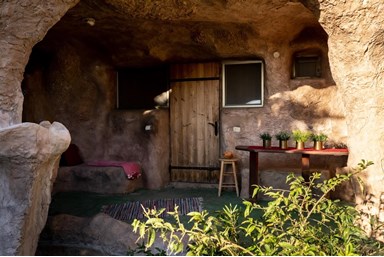 הילה - הרוח הגלילית - המערה