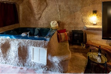 הילה - הרוח הגלילית - המערה