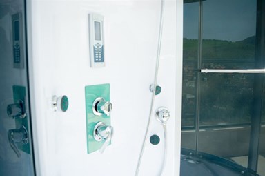 במושבה מול הכנרת - המרפסת והנוף