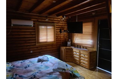 בוסתן לבל - בקתת העץ