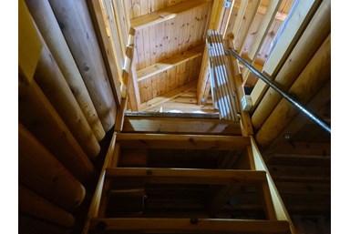 בוסתן לבל - בקתת העץ