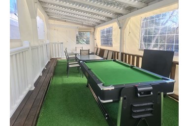 בוסתן לבל - החצר הבריכה והג'קוזי