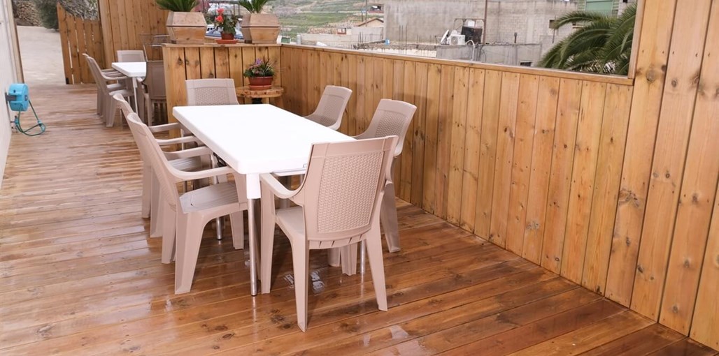 צימרים בלב הכפר מרפסת (2).JPG