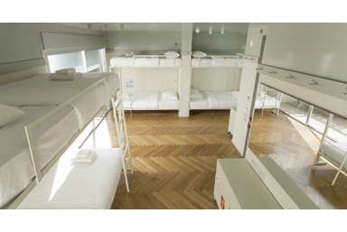 פלורנטין האוס - מלון בפלורנטין - פמלי רום 