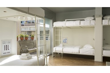 פלורנטין האוס - מלון בפלורנטין - פמלי רום 