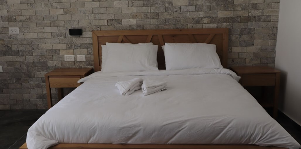 סוויטות המזרח - Eastside suites יחידת אירוח זוגית (4).jpeg