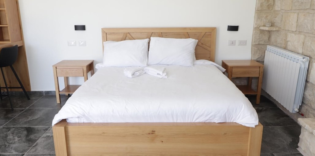 סוויטות המזרח - Eastside suites יחידת אירוח זוגית (8).jpeg