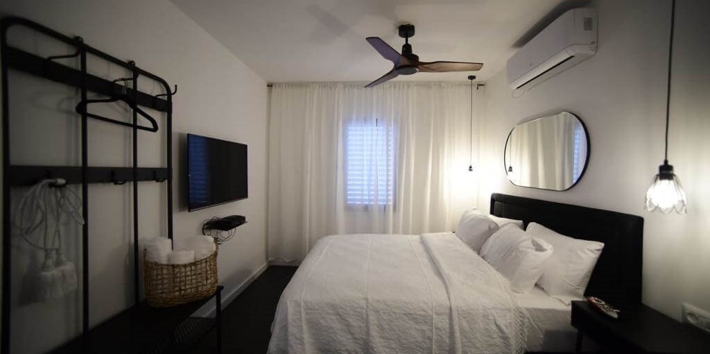 Z32 לאקשרי בוטיק - Z32 luxury Boutique הדירה (2).jpg