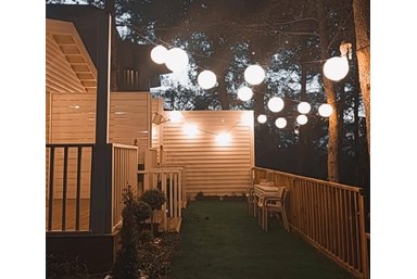 בקתות יער בכרמל - החצר, הבריכה והנוף 