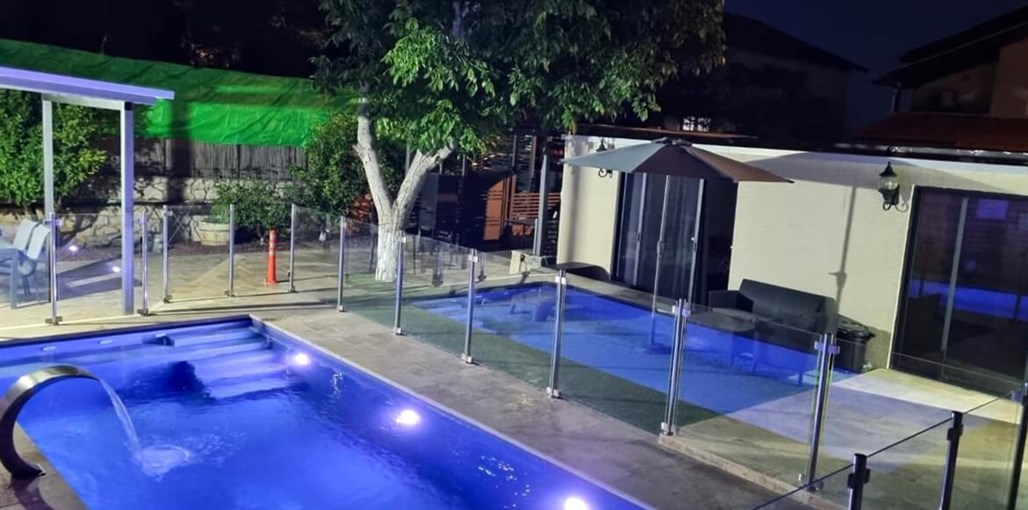 אחוזת רזים- מונה ליזה חוץ חדשות (2).jpeg