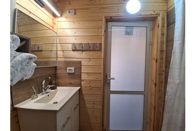 וידה בחרמון - בקתת עץ משפחתית