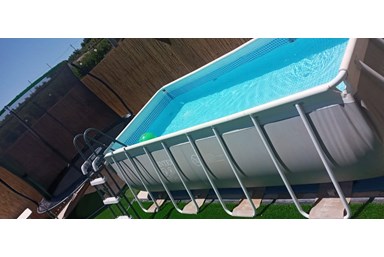 מפגש הדובדבן - מתחם חוץ