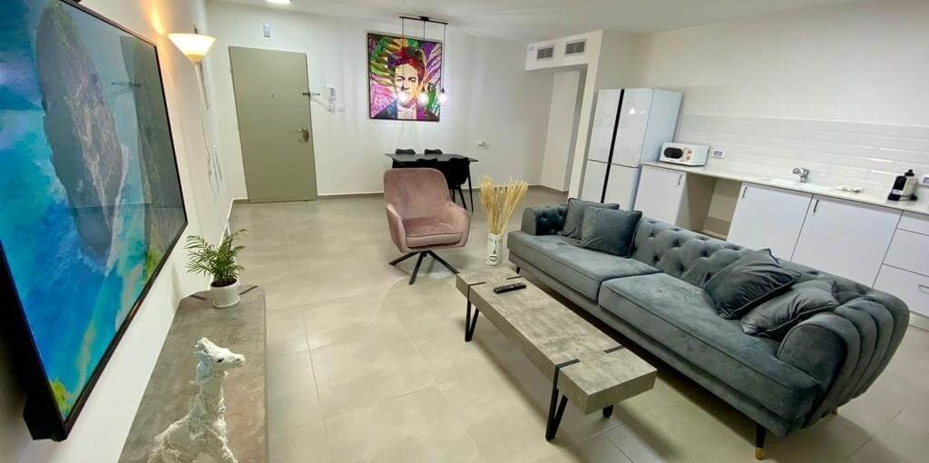 סוויטת היוקרה ספיר סוויטת יוקרה ספיר סלון.jpeg