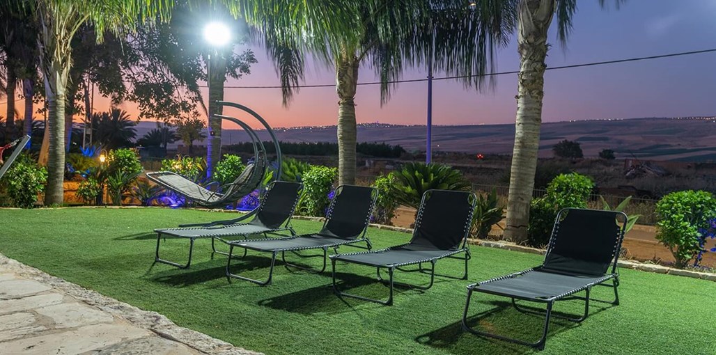 פנינת הדקל החצר (43).jpg